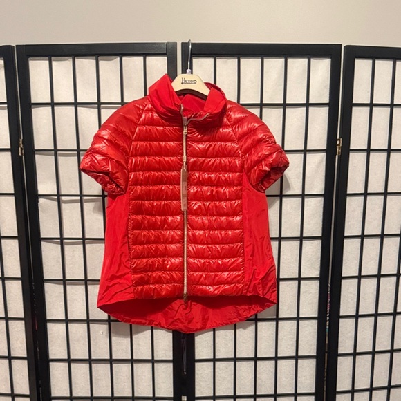 Herno Red Short-Sleeve Puffer Jacket - Picture 3 of 7